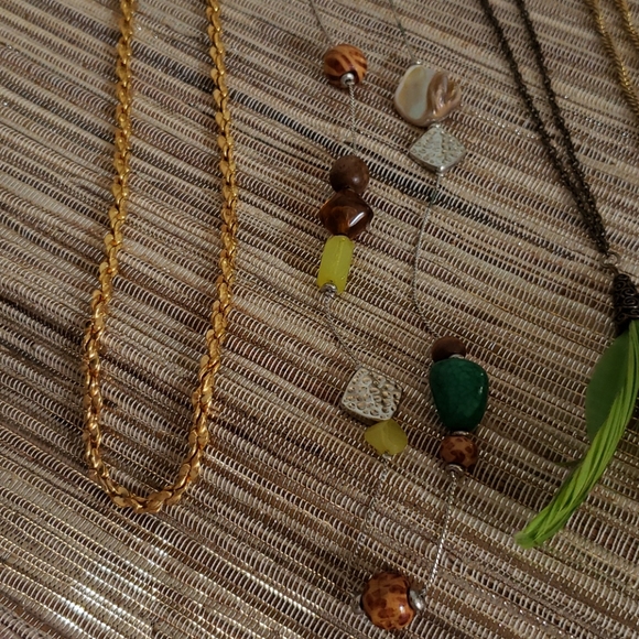 Set of 6 necklaces - Picture 2 of 4